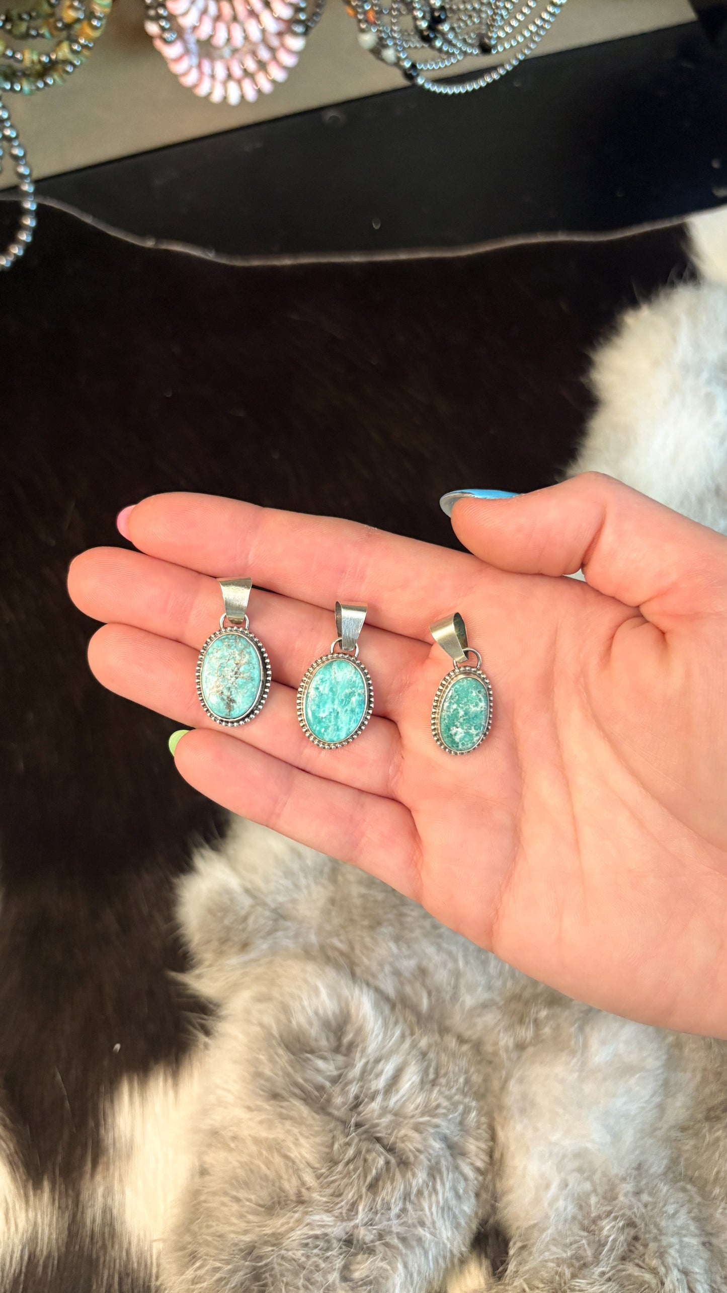 WHITE WATER TURQUOISE PENDANT W BALL BEZEL
