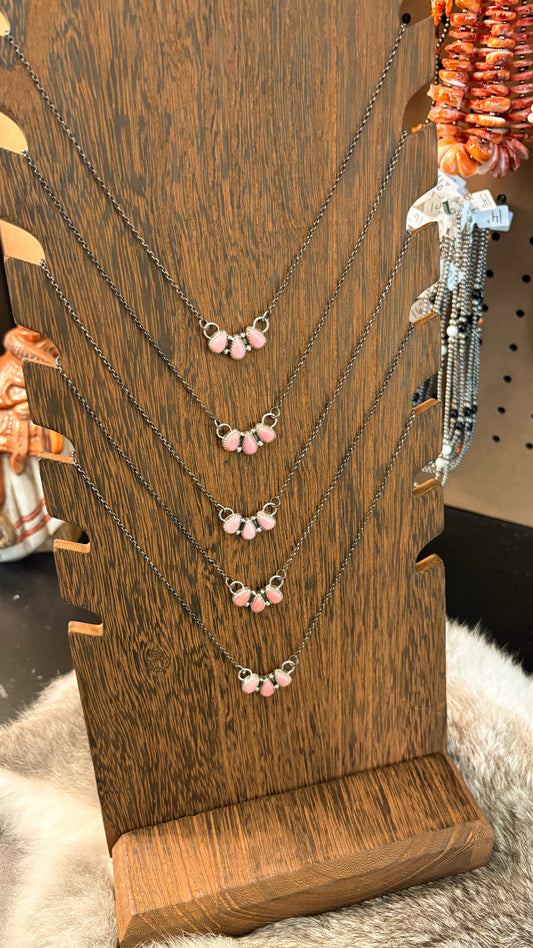 3 STONE PINK CONCH BAR NECKLACE