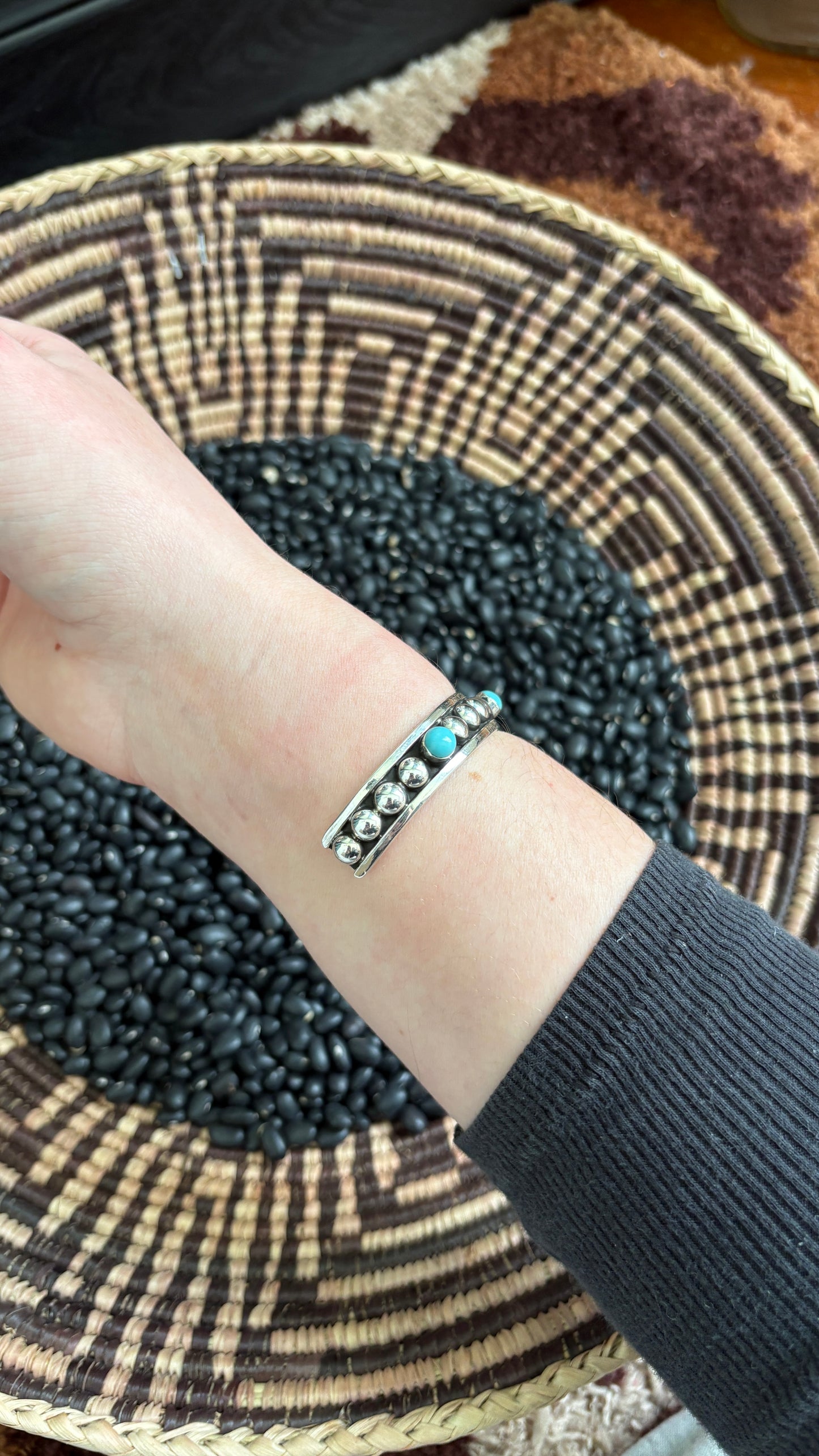 6MM BALL BAND CUFF W TURQUOISE STONES