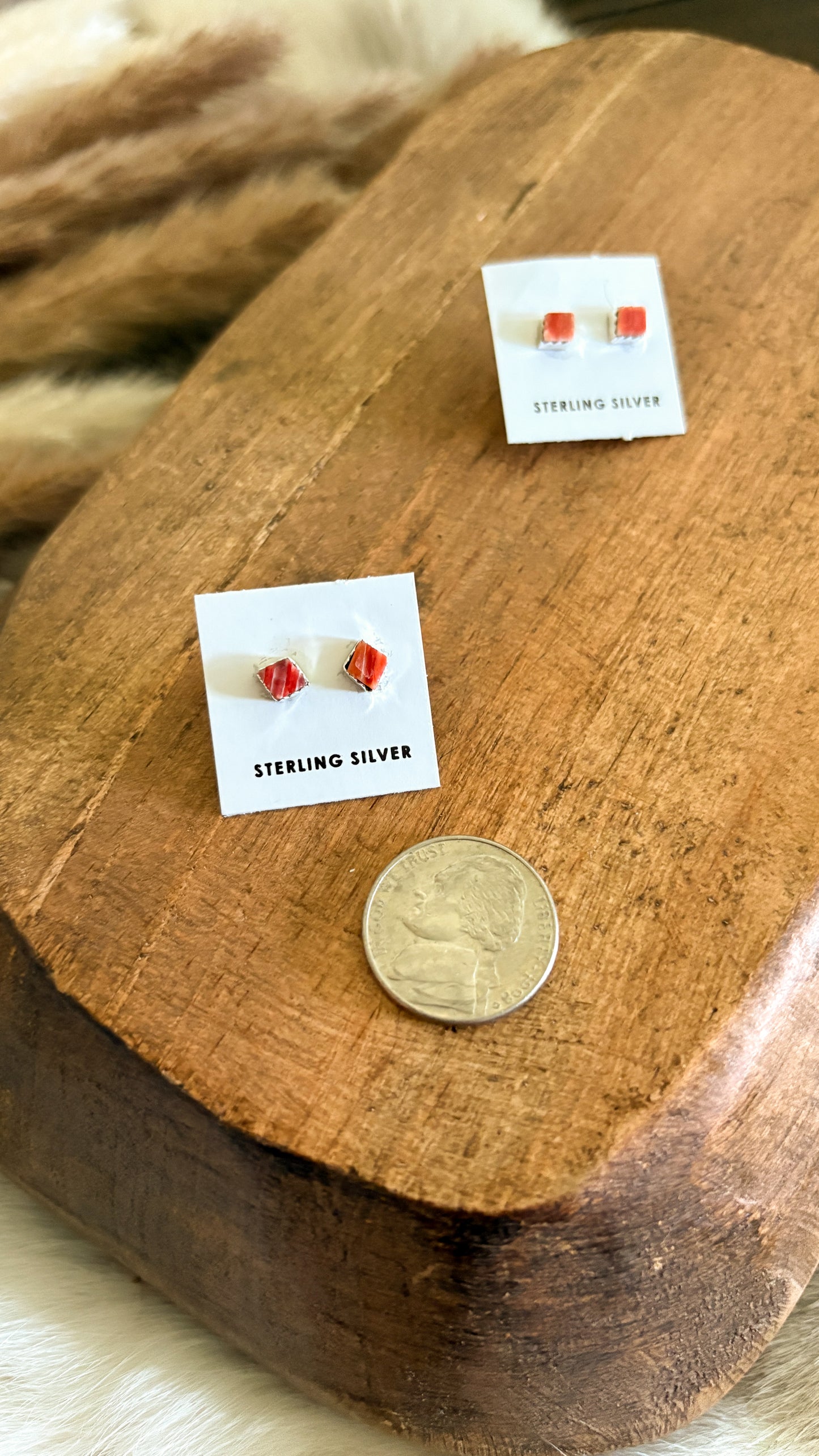 DIAMOND SPINY OYSTER STUDS