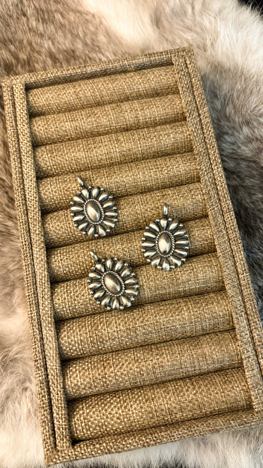 CONCHO PENDANT BY JIMSON BELIN