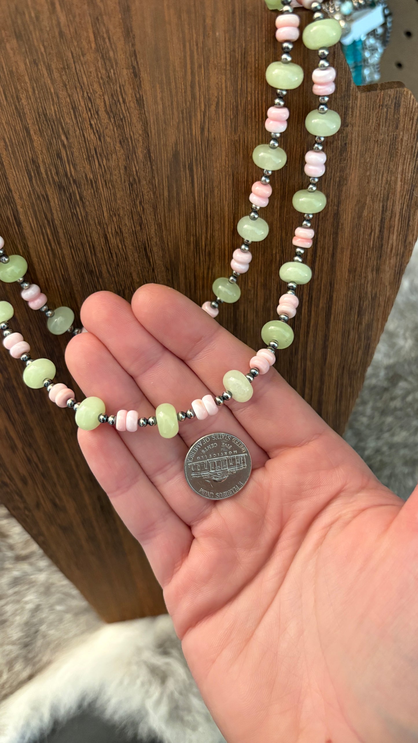 GREEN ONYX & PINK CONCH NECKLACE