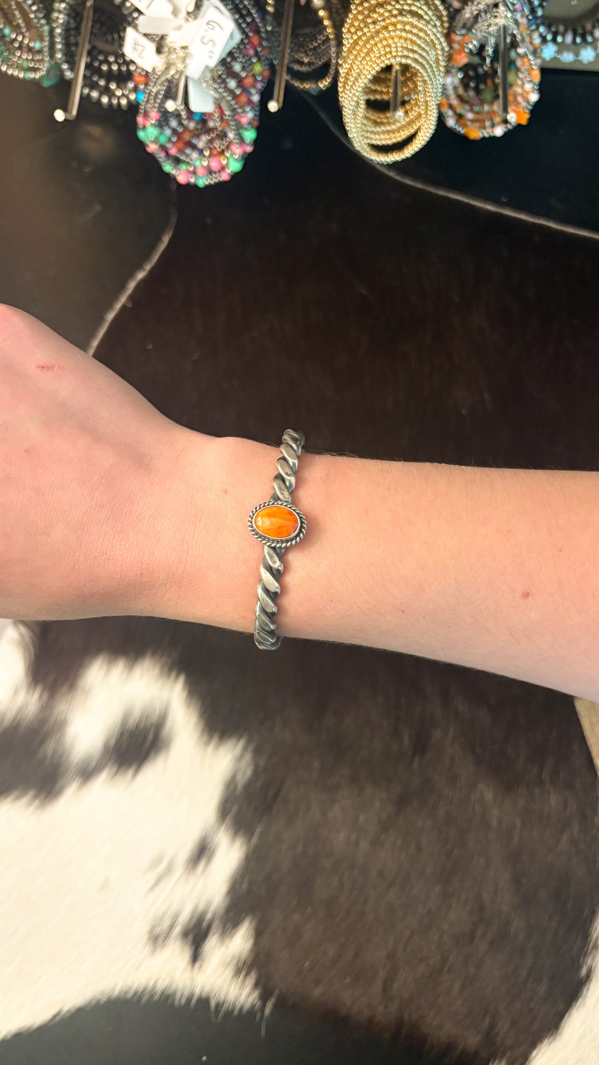 OVAL SPINY OYSTER CUFF W ROPE TWIST BAND