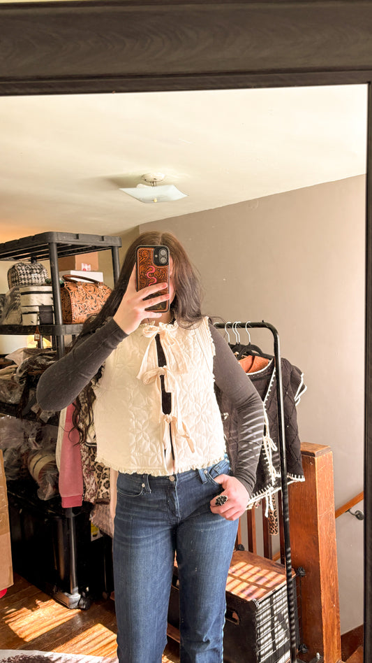 CRÈME QUILTED TIE VEST