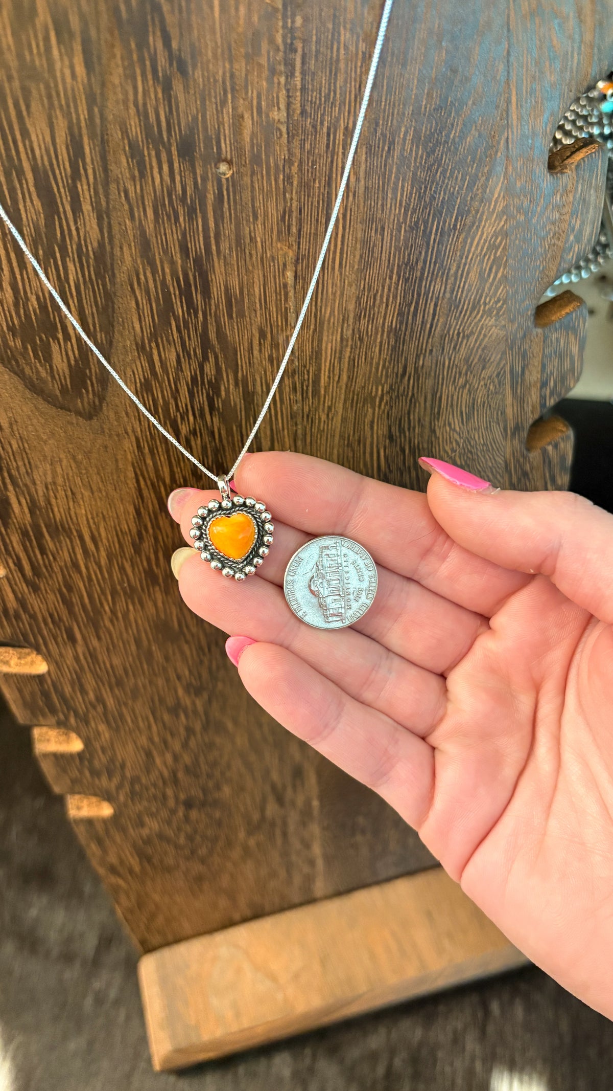 ORANGE SPINY OYSTER HEART NECKLACE W BALL DETAIL