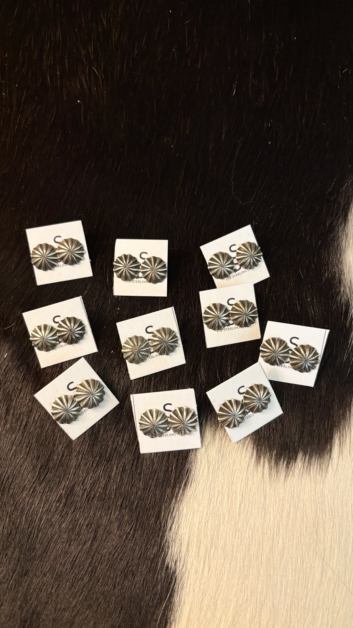 NATIVE AMERICAN PLAIN ROUND MINI CONCHO STUD EARRINGS