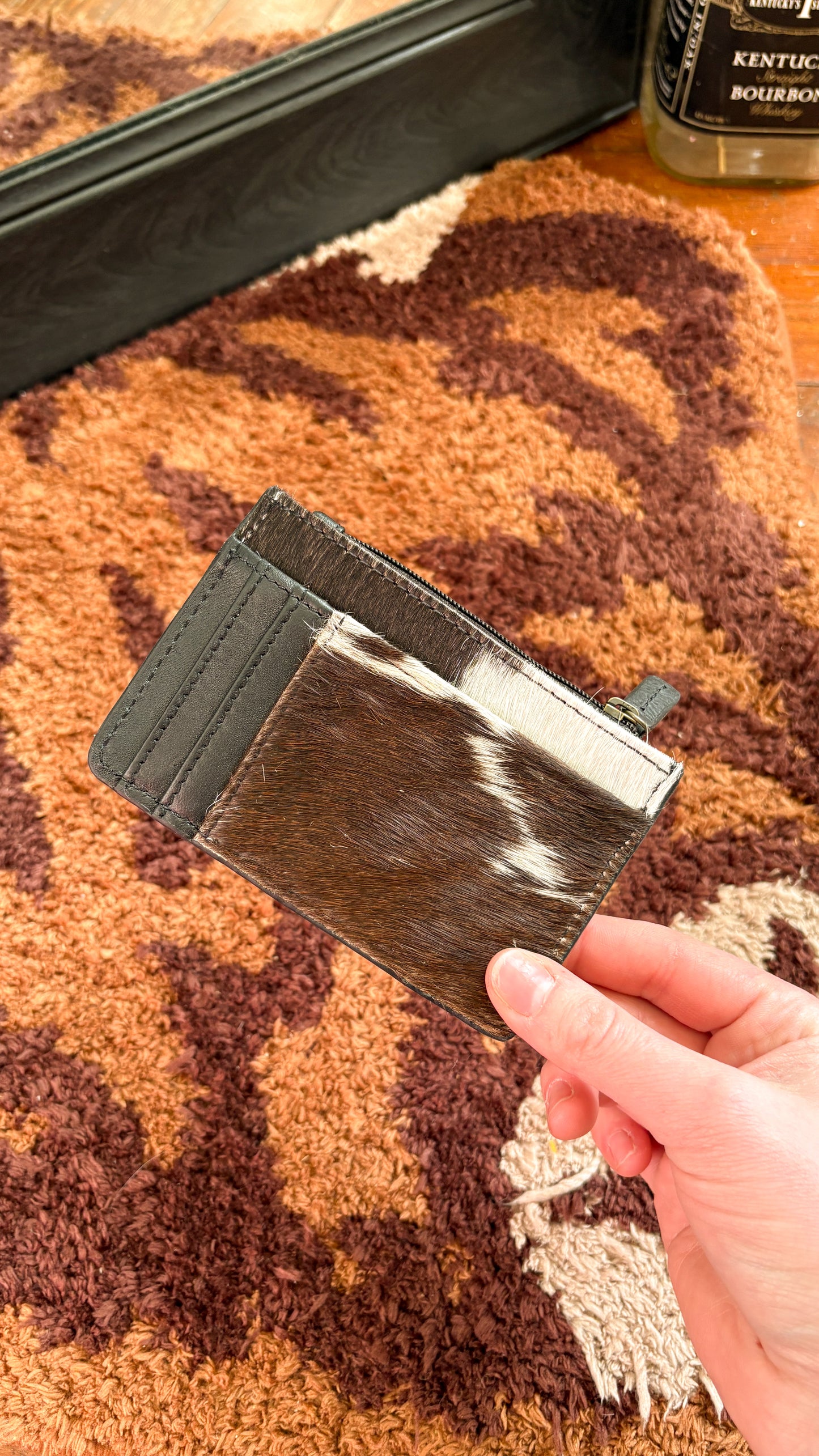MEDIUM COWHIDE CARDHOLDER