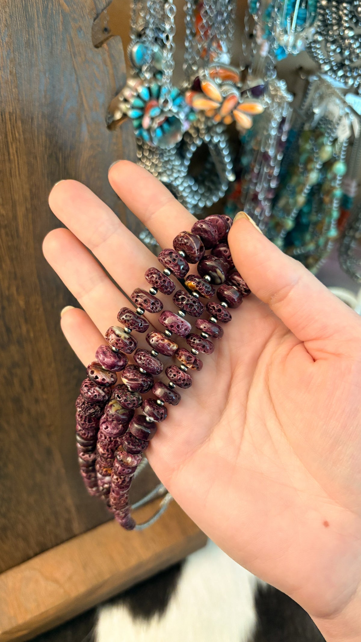 PURPLE SPINY OYSTER GRADUATED NECKLACE