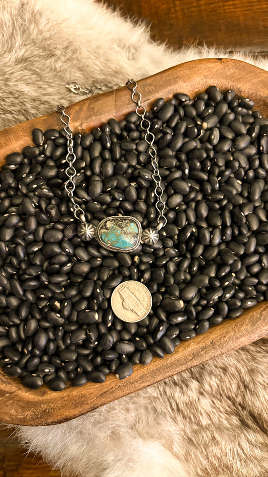 OVAL SHAPED TURQUOISE NECKLACE W STARSHOT DETAIL