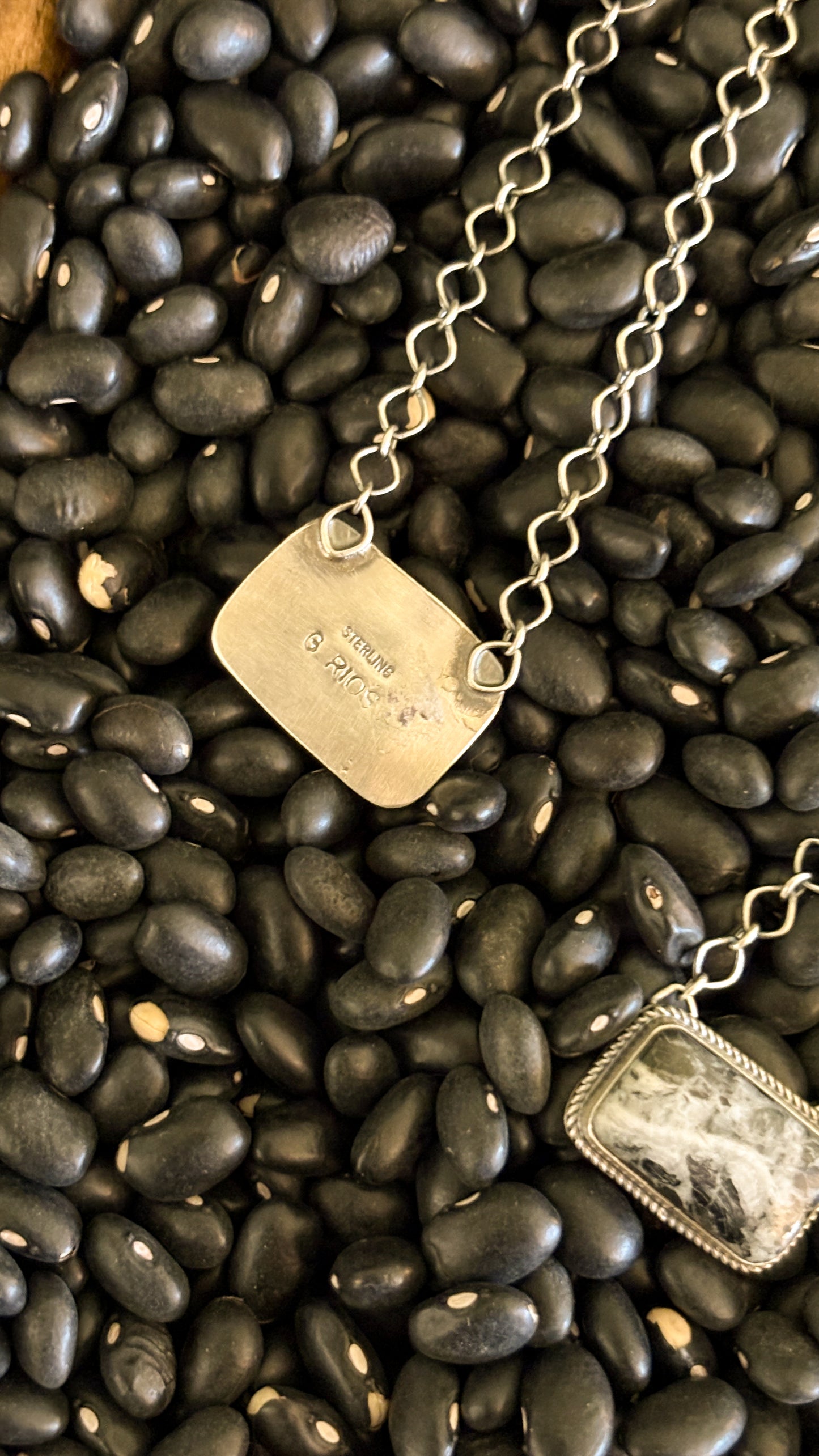 WHITE BUFFALO BAR NECKLACE