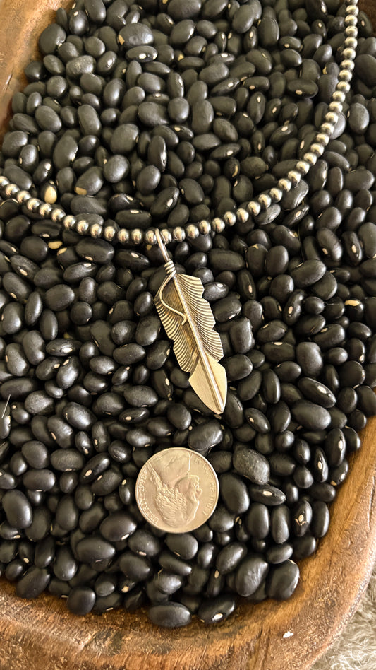 MEDIUM FEATHER PENDANT