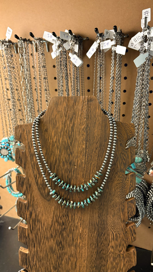 THE DELLA NECKLACE