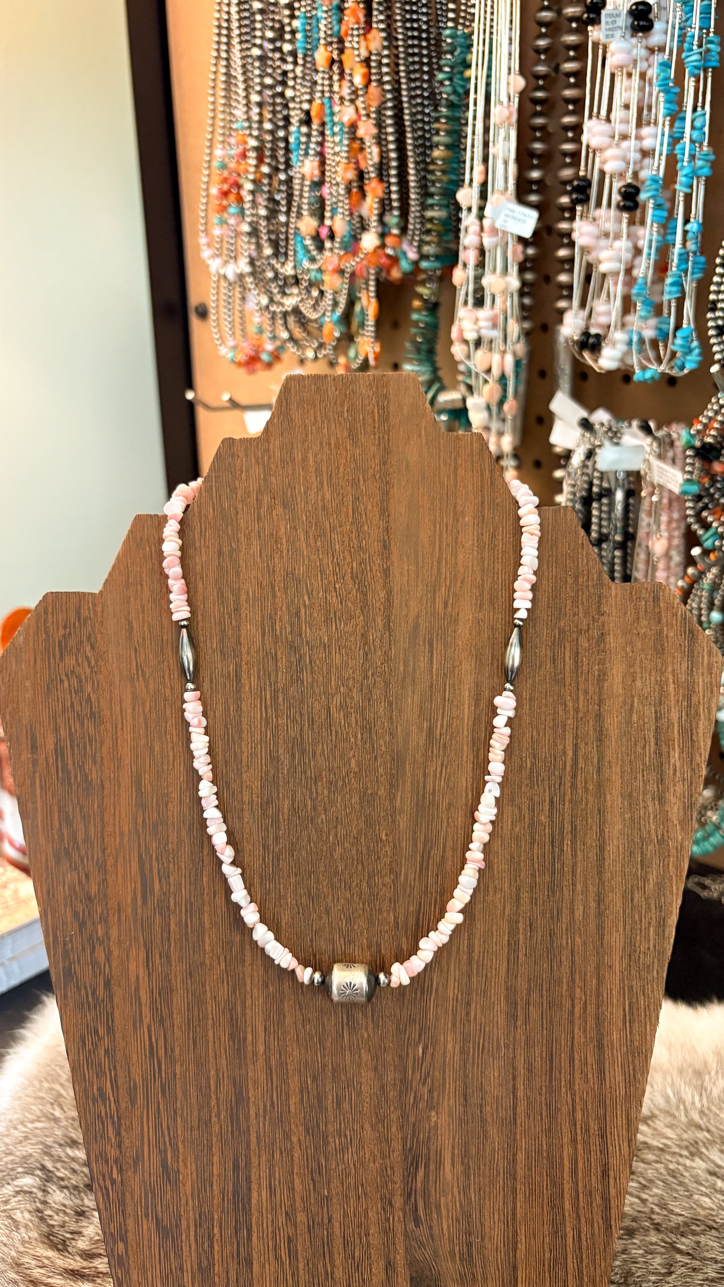 PINK CONCH CHIP BARREL BEAD PEARL NECKLACE