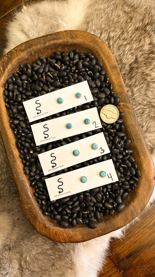 ￼6MM ROUND TURQUOISE STUD EARRINGS