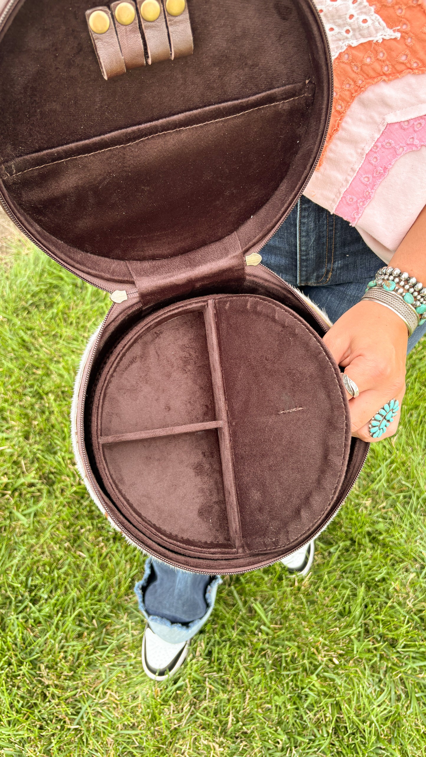XL ROUND LEATHER TOOLED & COWHIDE JEWELRY BOX