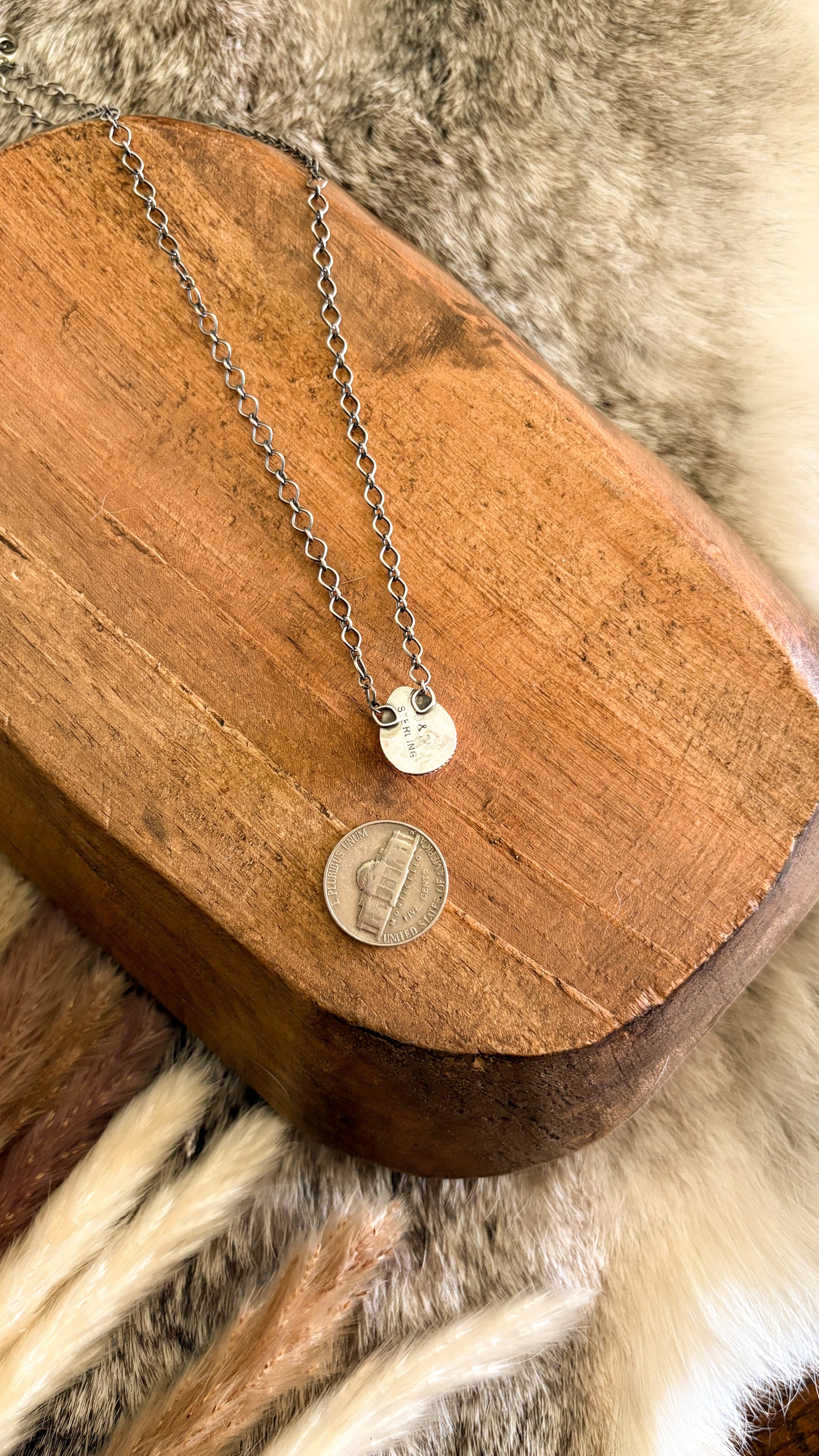 DAHLIA TEARDROP NECKLACE