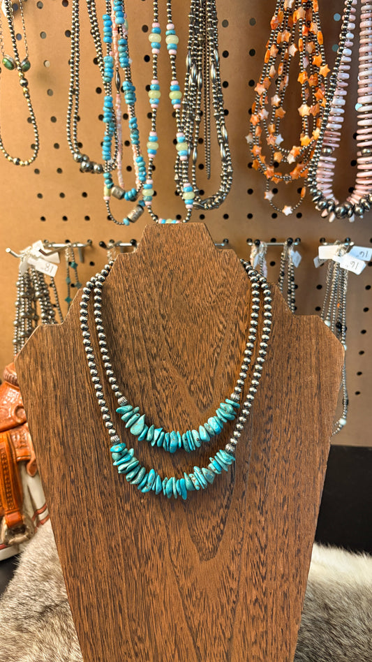 THE LOLA NECKLACE