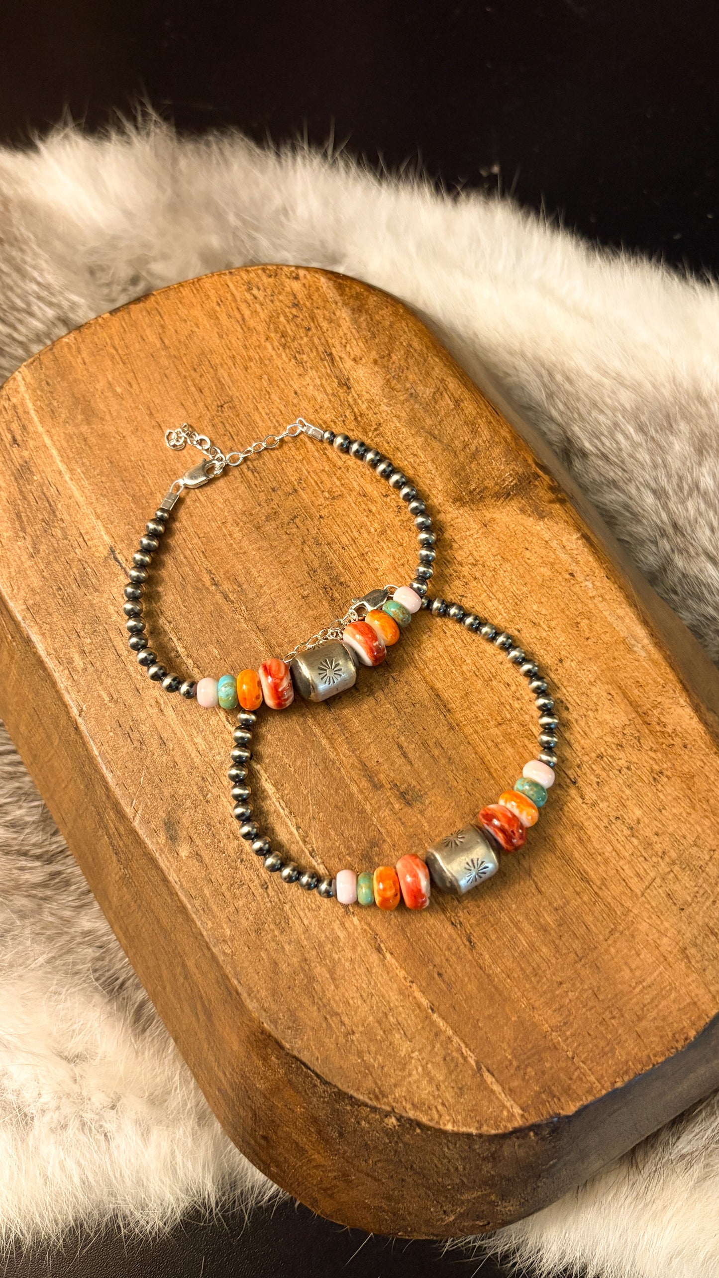 DAKOTA BARREL BEAD BRACELET