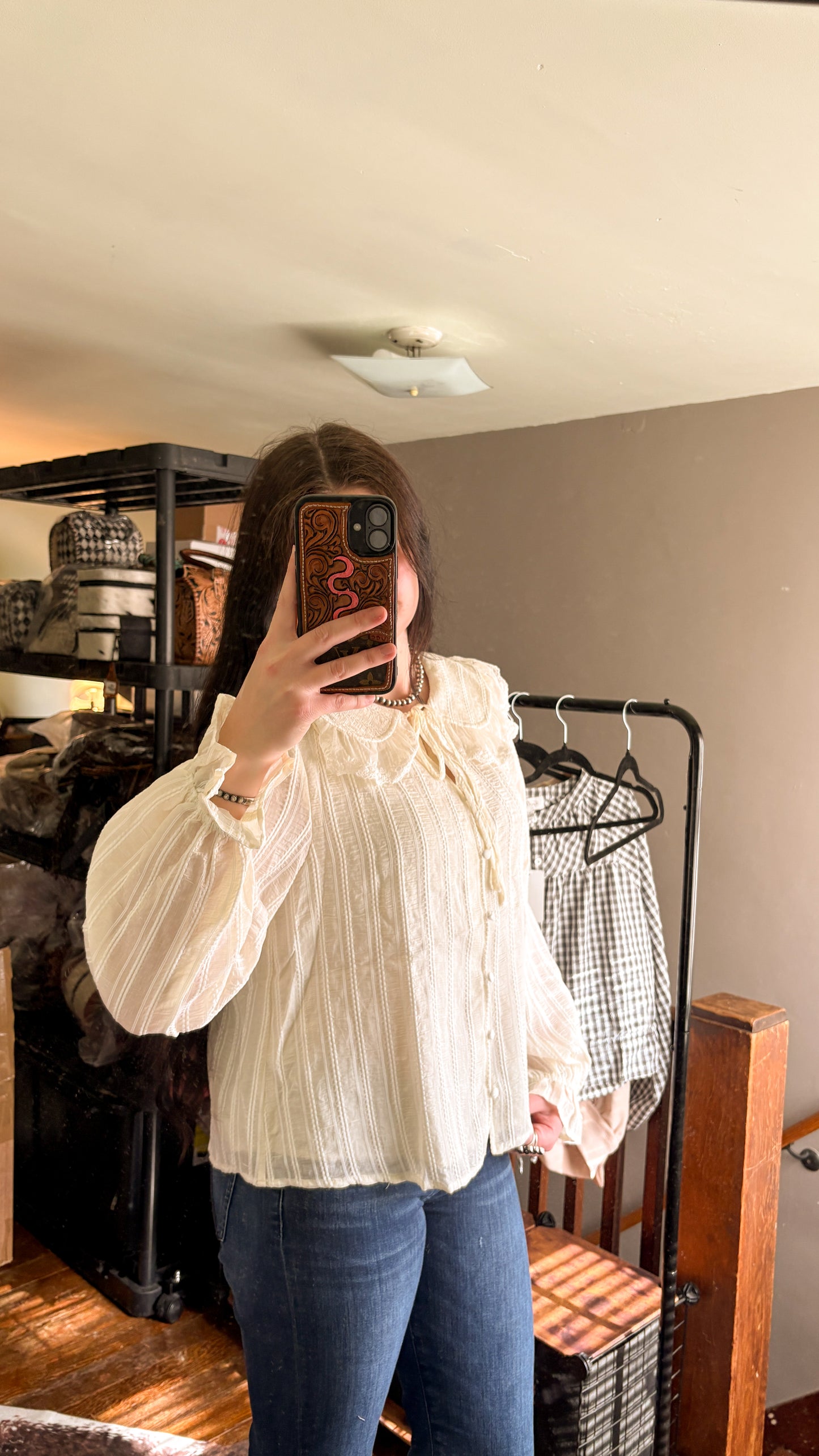 COLLARED CRÈME LONG SLEEVE TOP