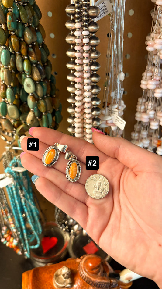 OVAL ORANGE SPINY OYSTER PENDANT BY PEGGY SKEETS