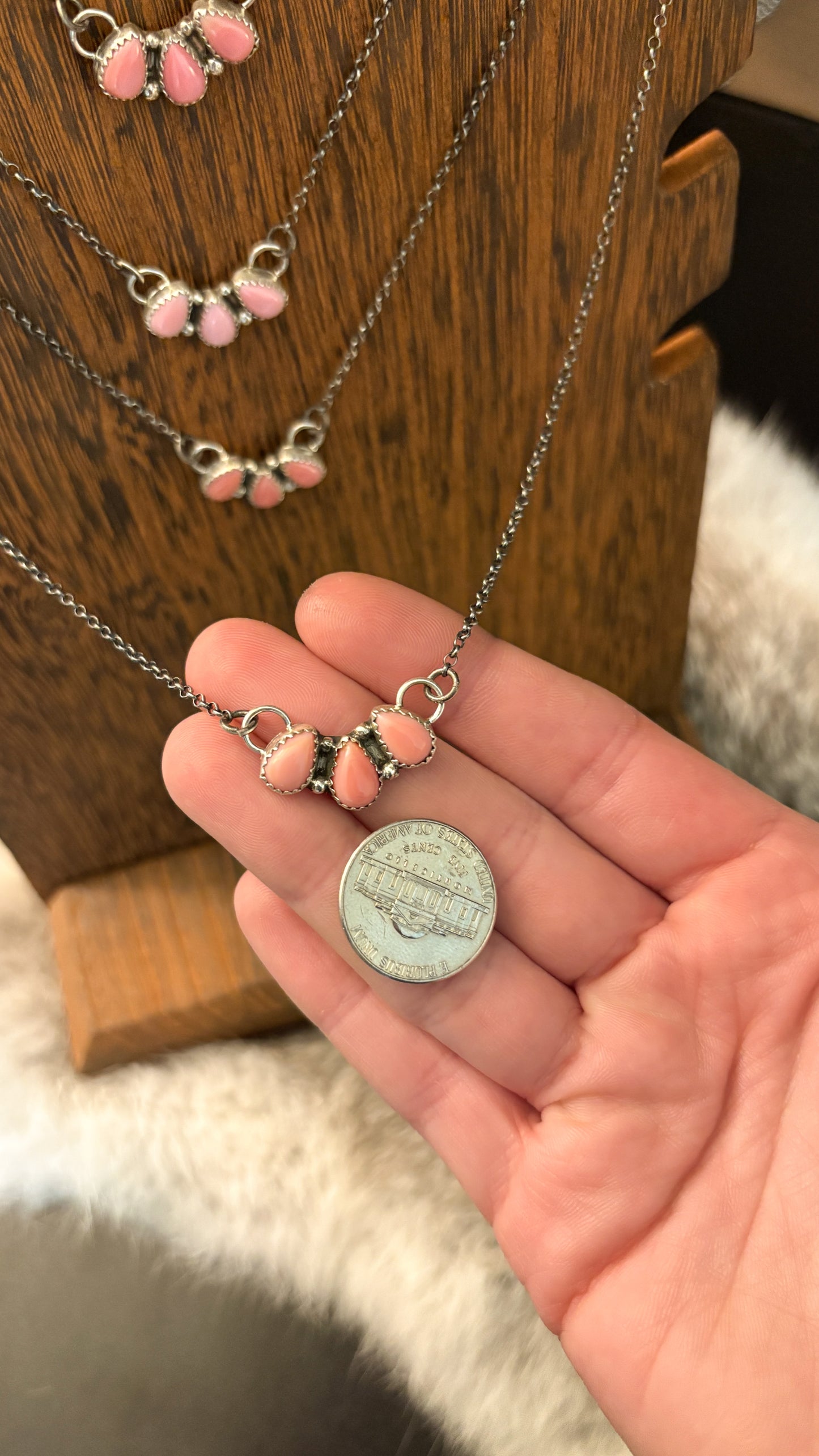 3 STONE PINK CONCH BAR NECKLACE