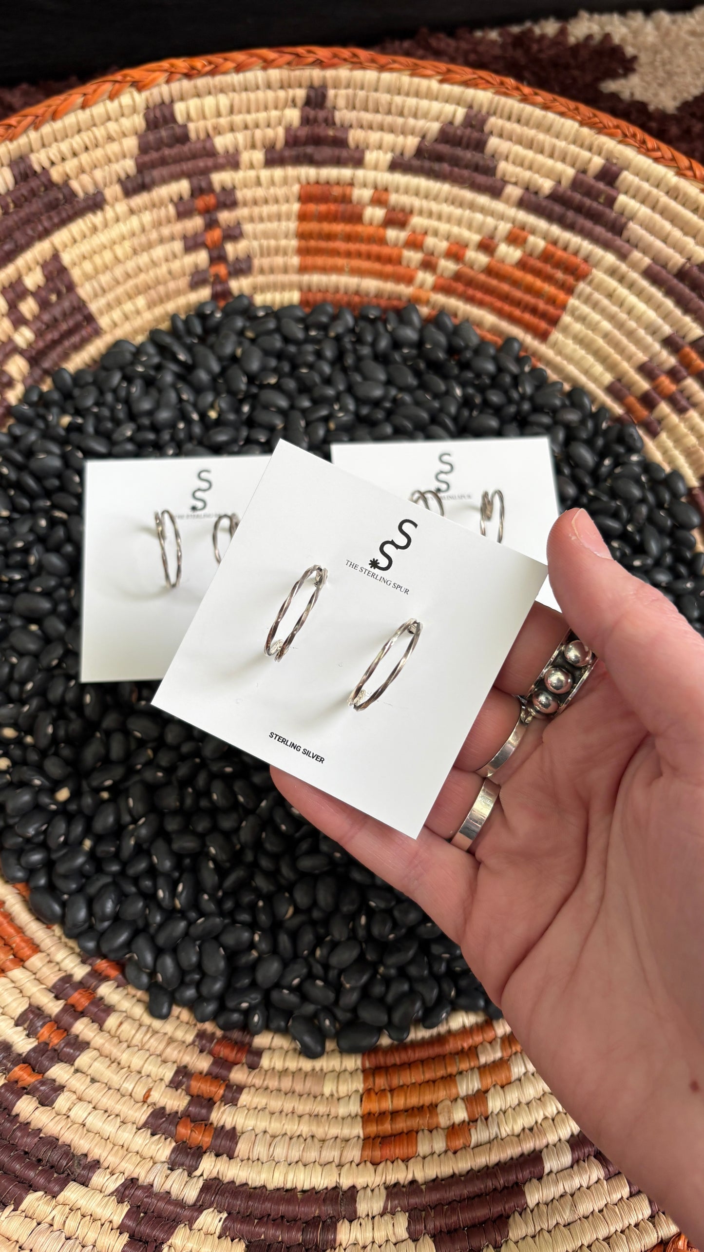 DOUBLE TWIST HOOPS