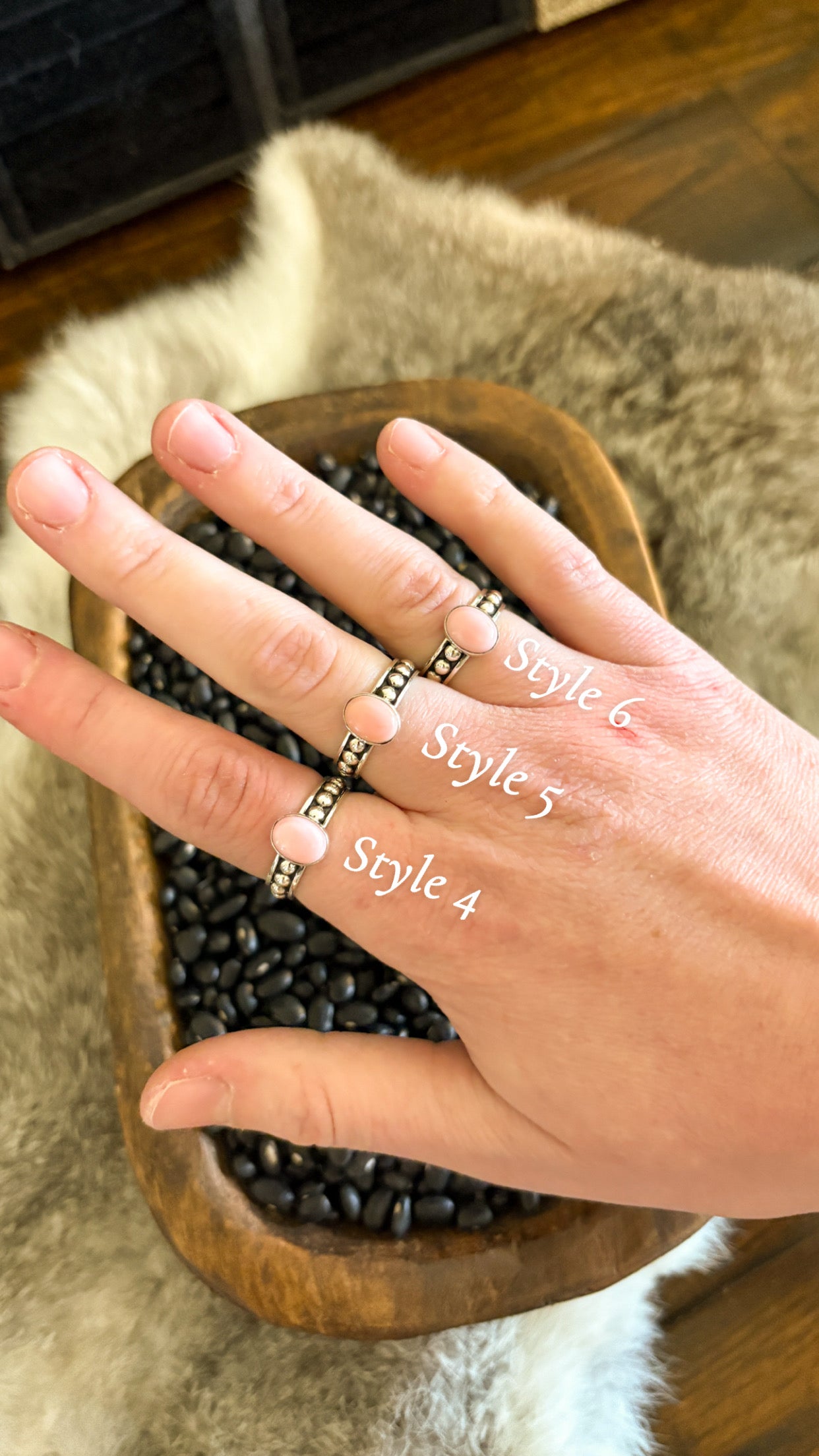 STONE W 3MM BALL BAND RING - PINK CONCH