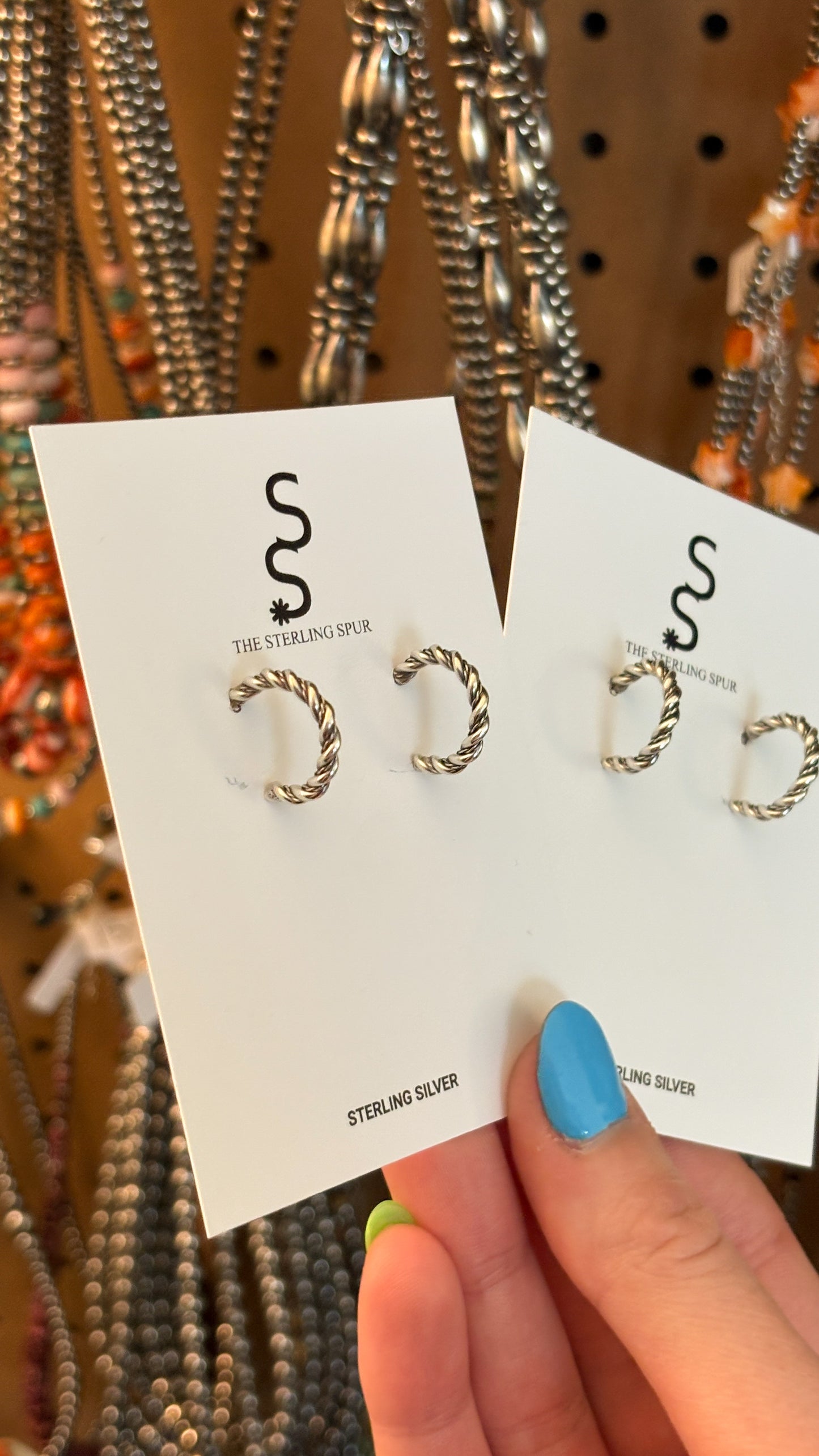 PLAIN ROPE TWIST HOOP EARRINGS